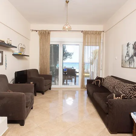 Kapa Maisonette - Beachfront, 3 Min Walk To Mamalouka Appartement