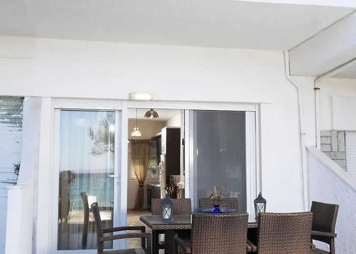 Kapa Maisonette - Beachfront, 3 Min Walk To Mamalouka