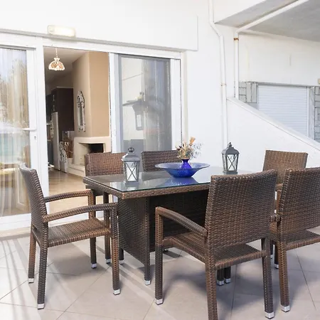 Kapa Maisonette - Beachfront, 3 Min Walk To Mamalouka *