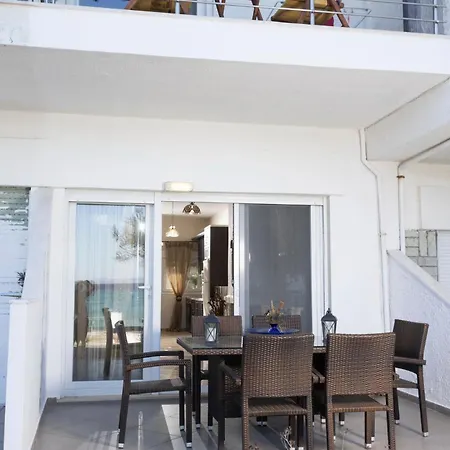Kapa Maisonette - Beachfront, 3 Min Walk To Mamalouka