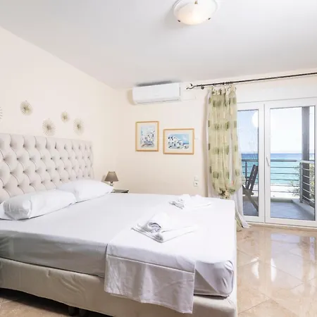 Kapa Maisonette - Beachfront, 3 Min Walk To Mamalouka Апартаменты Ханиоти