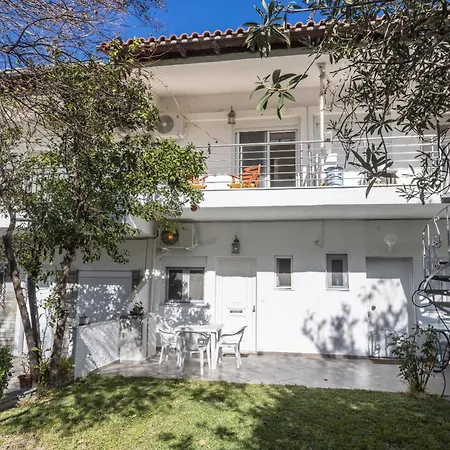 Kapa Maisonette - Beachfront, 3 Min Walk To Mamalouka *