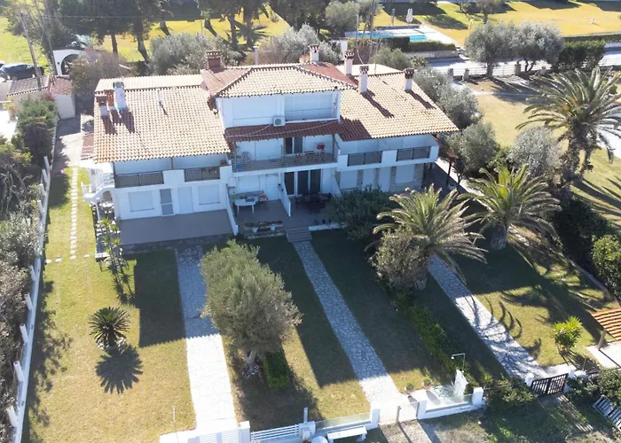 Kapa Maisonette - Beachfront, 3 Min Walk To Mamalouka Daire Chaniotis