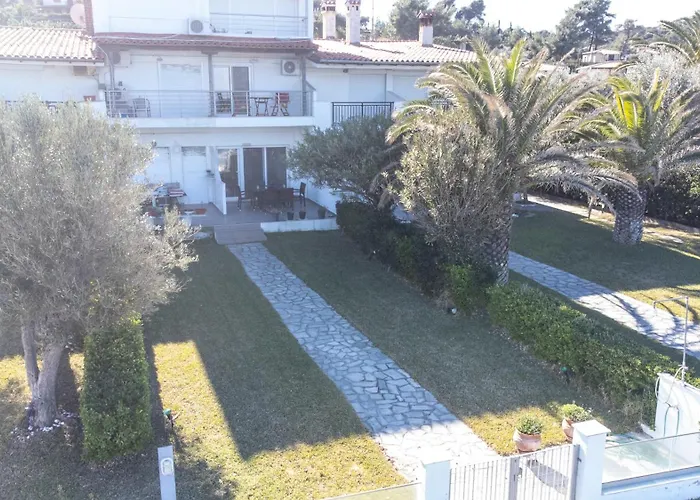 Kapa Maisonette - Beachfront, 3 Min Walk To Mamalouka Daire